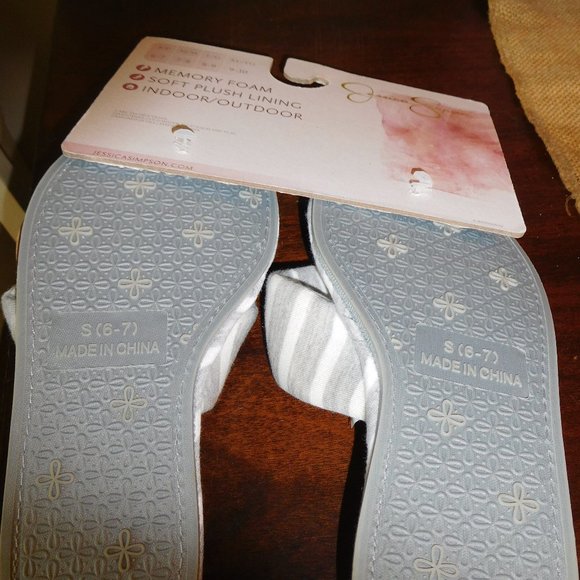 Slippers - Picture 3 of 5